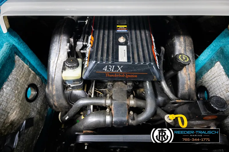 Slide: The Image of Engine of a 1997 Celebrity 190 boat with 4.3LX Thunderbolt Ignition system. - 41