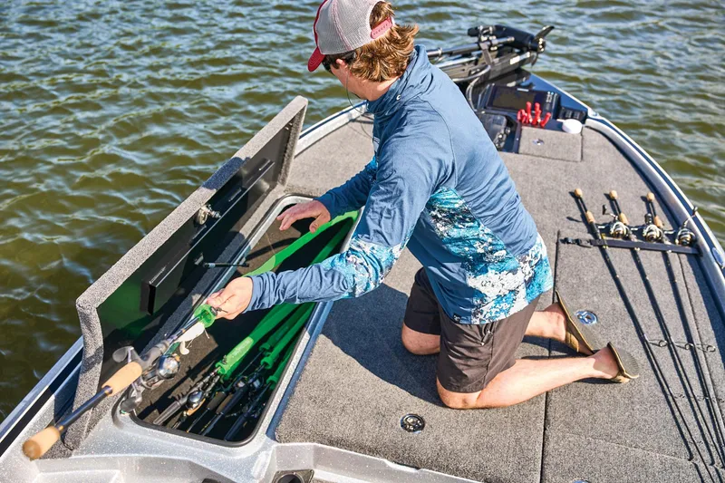 Slide: The Image of Triton 21XP Patriot 2025 - 116