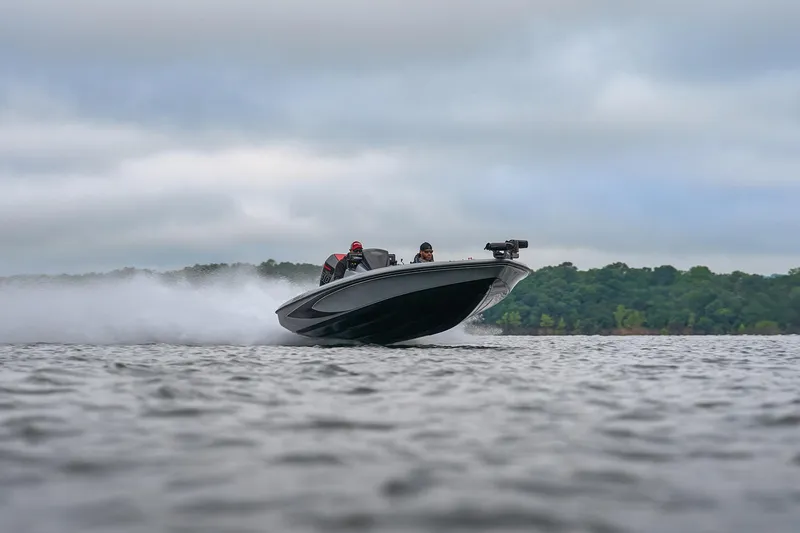 Slide: The Image of Triton 21XP Patriot 2025 - 106