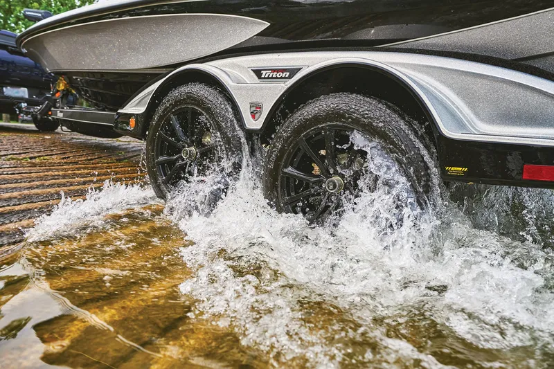 Slide: The Image of Triton 21XP Patriot 2025 - 131