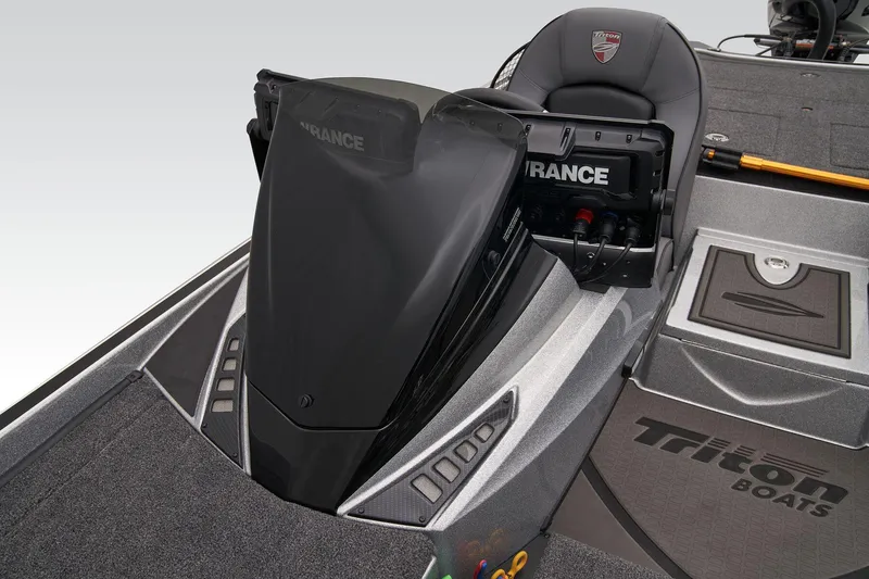 Slide: The Image of Triton 21XP Patriot 2025 - 38