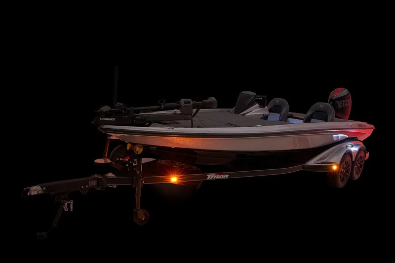 Slide: The Image of Triton 21XP Patriot 2025 - 82