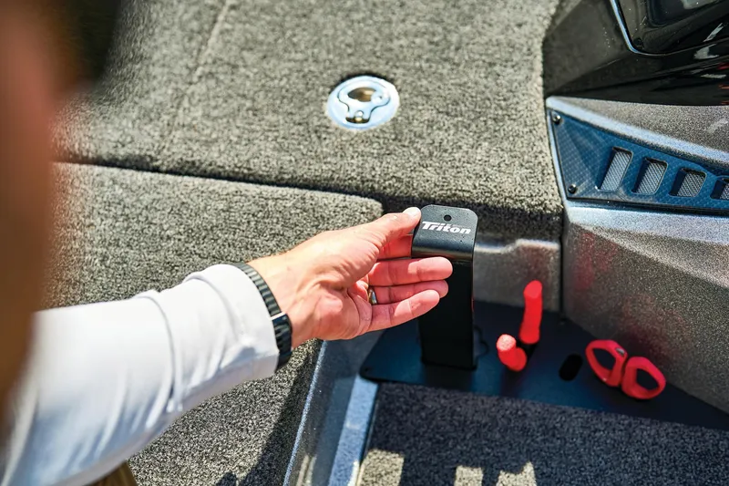 Slide: The Image of Triton 21XP Patriot 2025 - 112