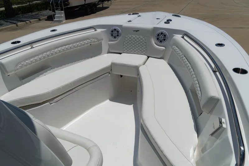 Slide: The Image of Tidewater 232 LXF 2026 - 15