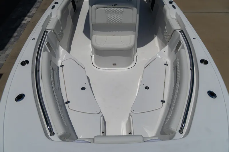 Slide: The Image of Tidewater 232 LXF 2026 - 24