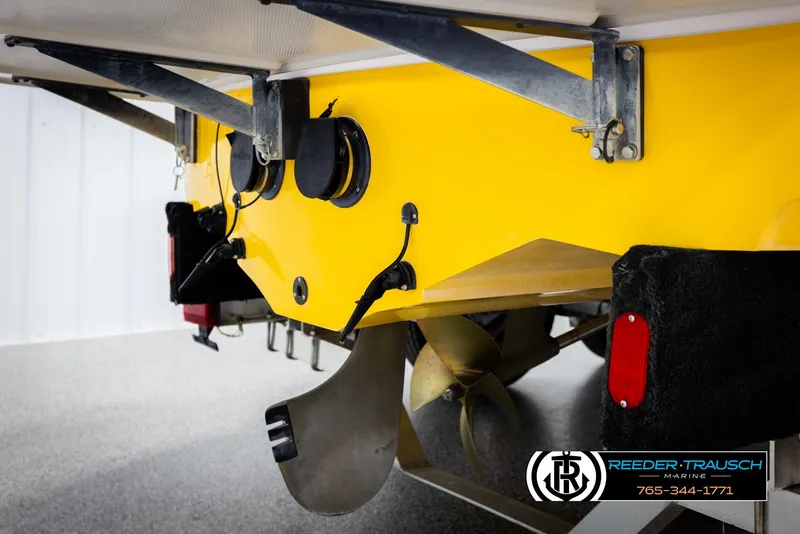 Slide: The Image of Correct Craft 226 Natique 2005 - 51