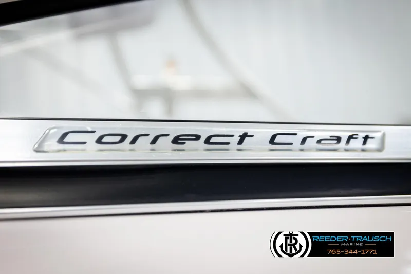 Slide: The Image of Correct Craft 226 Natique 2005 - 54