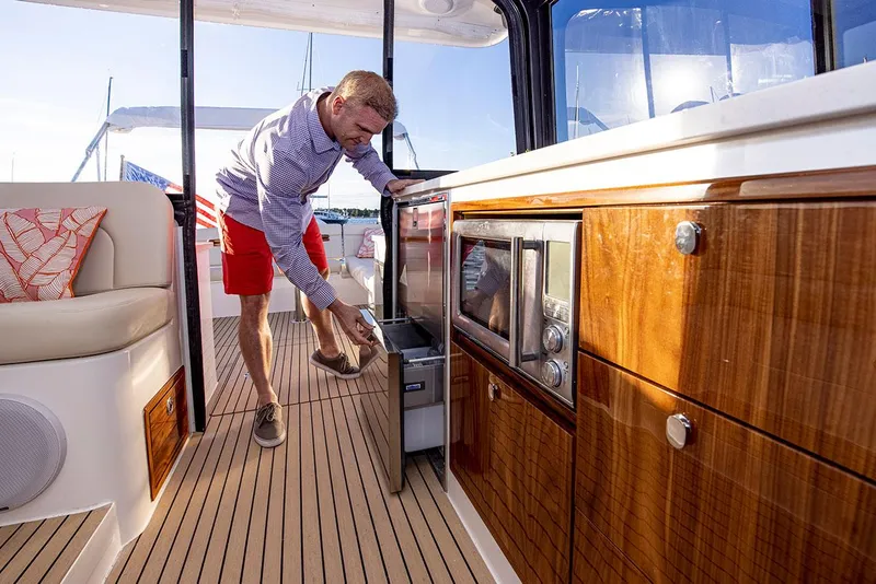 Slide: The Image of Manufacturer Provided Image - 4