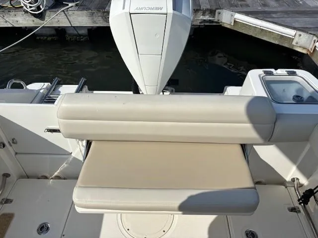 Slide: The Image of Boston Whaler 230 Outrage 2021 - 14