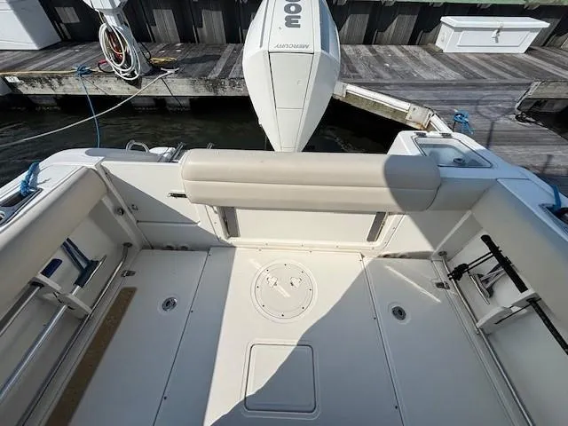 Slide: The Image of Boston Whaler 230 Outrage 2021 - 15