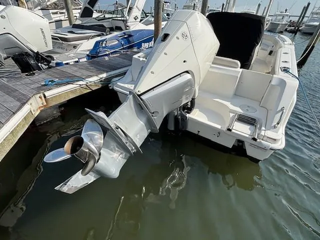 Slide: The Image of Boston Whaler 230 Outrage 2021 - 18