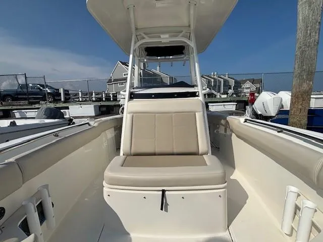 Slide: The Image of Boston Whaler 230 Outrage 2021 - 4