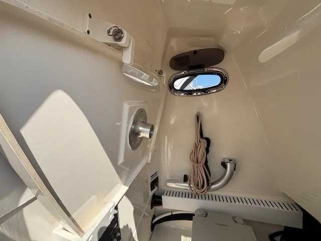 Slide: The Image of Boston Whaler 230 Outrage 2021 - 6