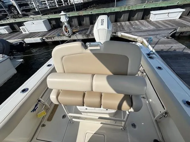 Slide: The Image of Boston Whaler 230 Outrage 2021 - 9