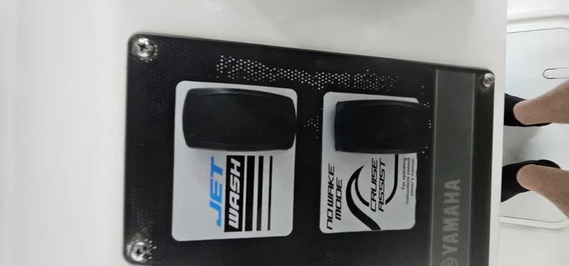 Slide: The Image of Control panel of 2018 Yamaha Boats 210 FSH Deluxe featuring Jet Wash and Cruise Assist. - 30