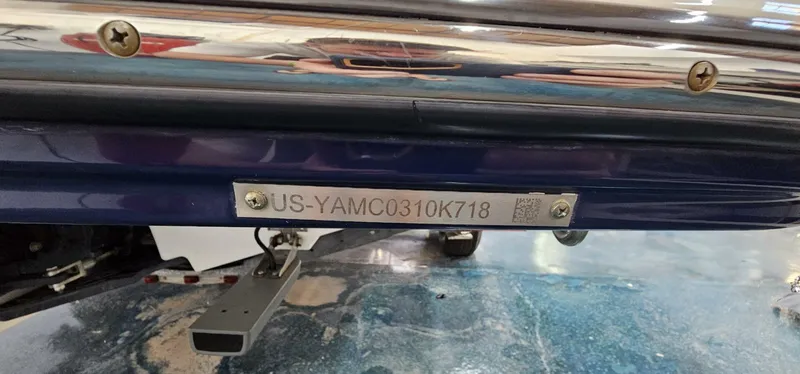 Slide: The Image of 2018 Yamaha Boats 210 FSH Deluxe hull identification number plate. - 42