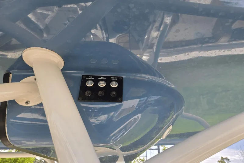 Slide: The Image of Pioneer 222 Islander 2024 - 14