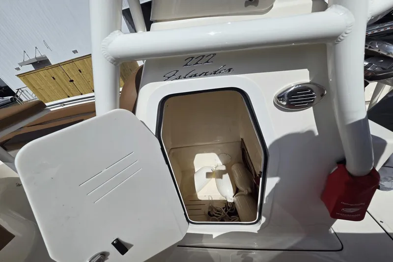 Slide: The Image of Pioneer 222 Islander 2024 - 18