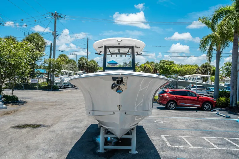 Slide: The Image of Sea Hunt Ultra 275 SE 2026 - 7