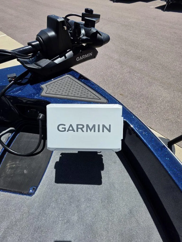 Slide: The Image of Garmin device on 2025 Nitro ZV19 Sport Pro boat dashboard. - 9
