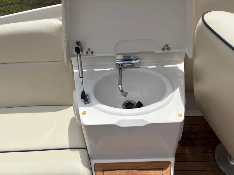 Slide: The Image of Chris-Craft Corsair 25 Heritage Edition 2004 - 26