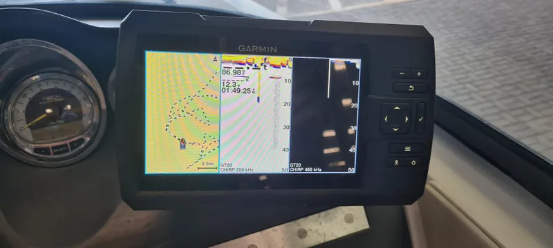 Slide: The Image of Garmin GPS display on 2012 Sea Ray 260 Sundeck boat dashboard. - 11