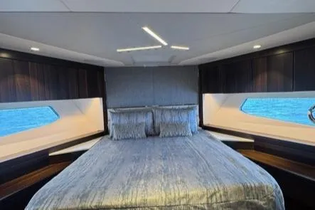 Slide: The Image of Sunseeker Manhattan 68 2022 - 62