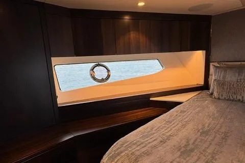 Slide: The Image of Sunseeker Manhattan 68 2022 - 63