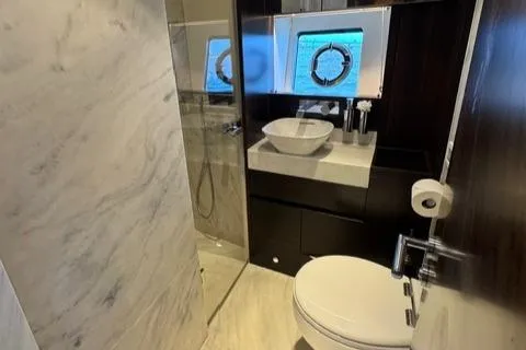 Slide: The Image of Sunseeker Manhattan 68 2022 - 64