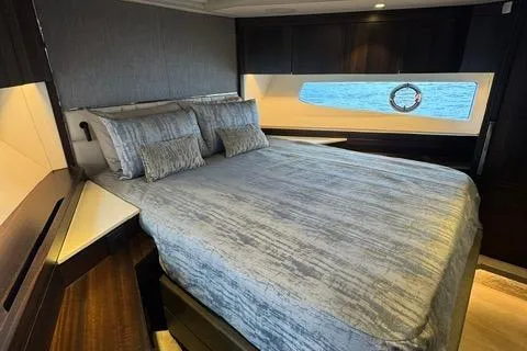 Slide: The Image of Sunseeker Manhattan 68 2022 - 66