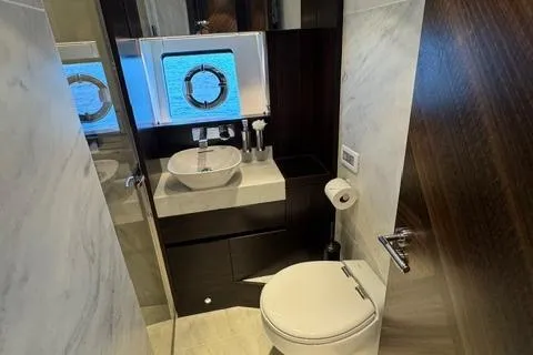 Slide: The Image of Sunseeker Manhattan 68 2022 - 67