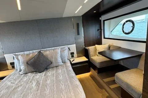 Slide: The Image of Sunseeker Manhattan 68 2022 - 70