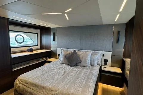 Slide: The Image of Sunseeker Manhattan 68 2022 - 73