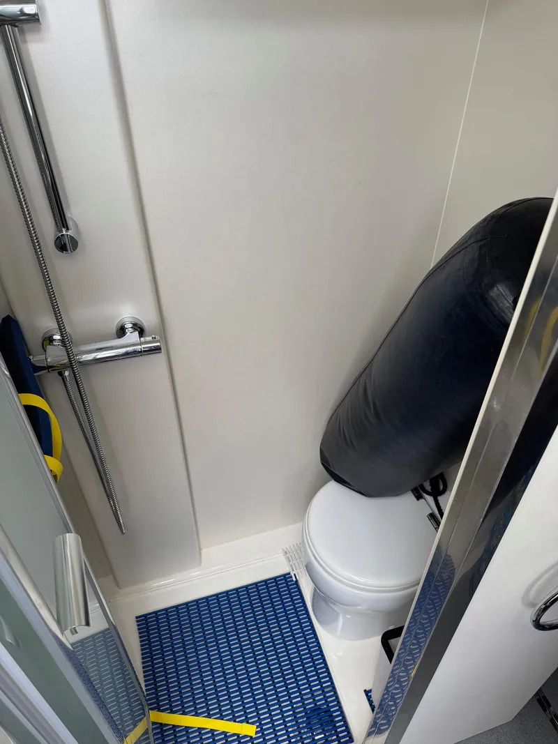 Slide: The Image of Sunseeker Manhattan 68 2022 - 77