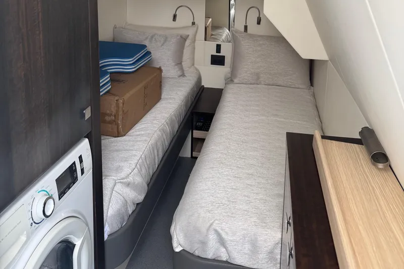 Slide: The Image of Sunseeker Manhattan 68 2022 - 78