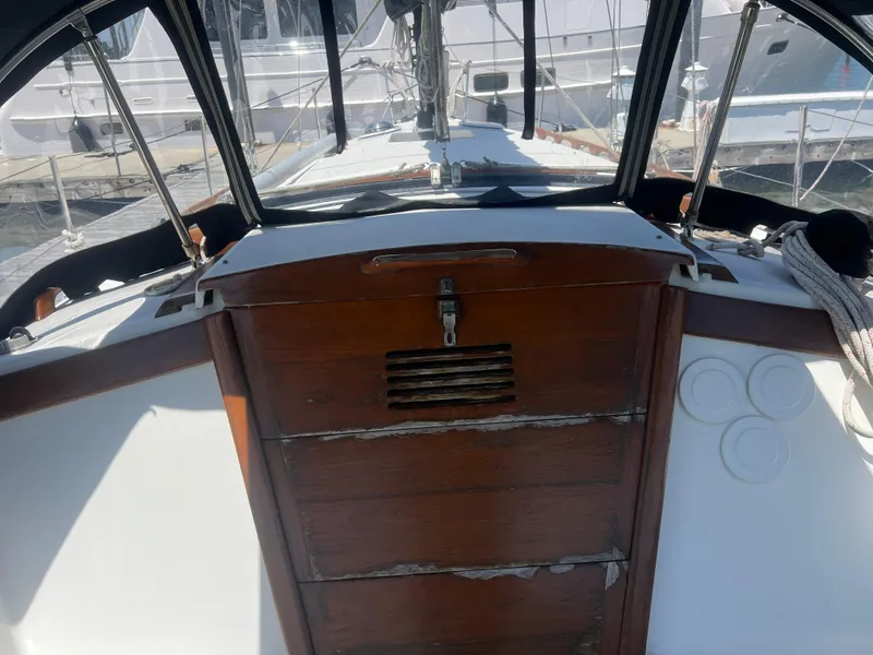 Slide: The Image of Catalina 38 1984 - 13