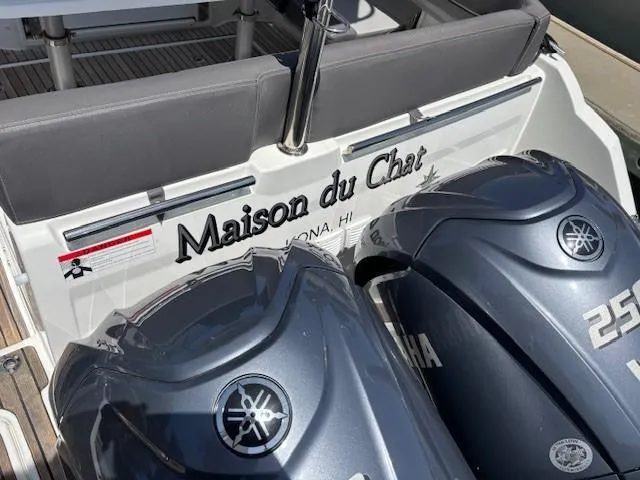 Slide: The Image of 2023 Jeanneau Leader 9.0 WA boat with Yamaha engines, named "Maison du Chat." - 35