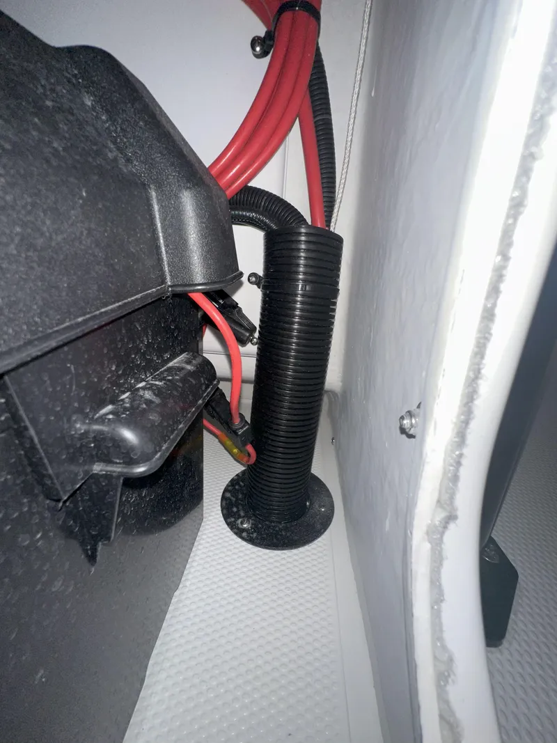 Slide: The Image of Electrical wiring and battery compartment in Reflex Gladiator 2400, 2026 model. - 39