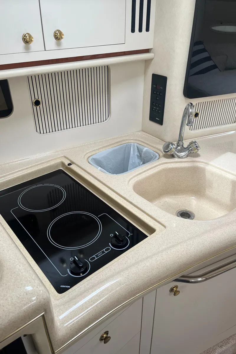 Slide: The Image of Sea Ray 340 Sundancer 2000 - 50