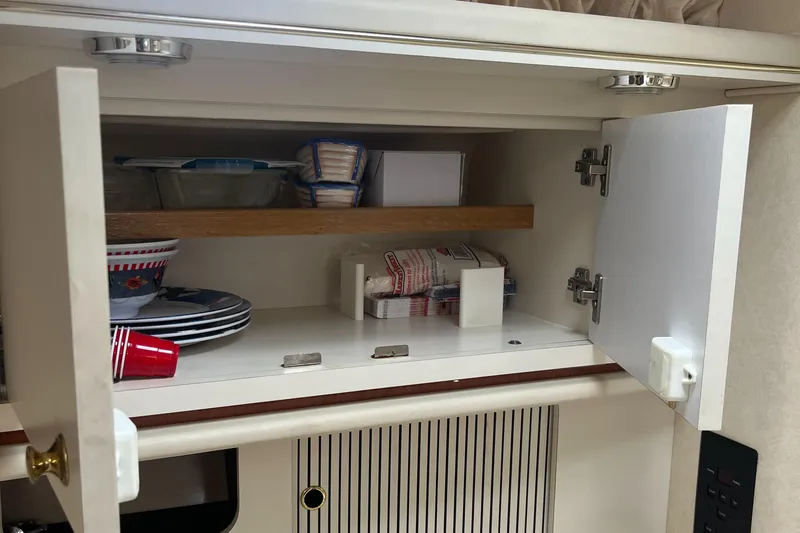 Slide: The Image of Sea Ray 340 Sundancer 2000 - 51