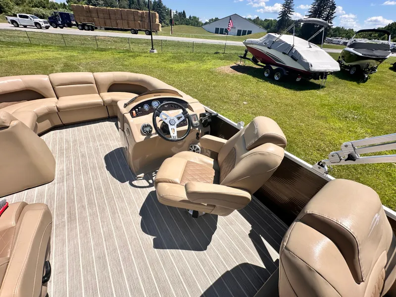 Slide: The Image of Bennington 22 SXCW rear lounge Pontoon 2016 - 3