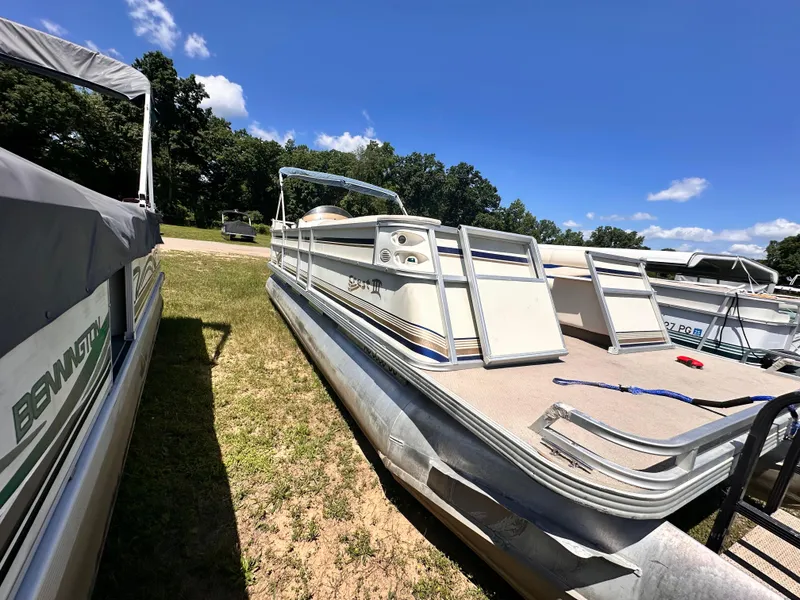 Slide: The Image of Crest Crest II Pontoon 2001 - 3