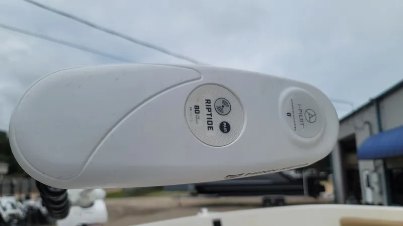 Slide: The Image of Bayliner Trophy T20CC 2023 - 12