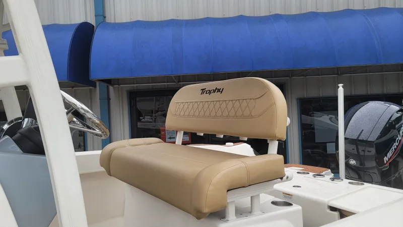 Slide: The Image of Bayliner Trophy T20CC 2023 - 17