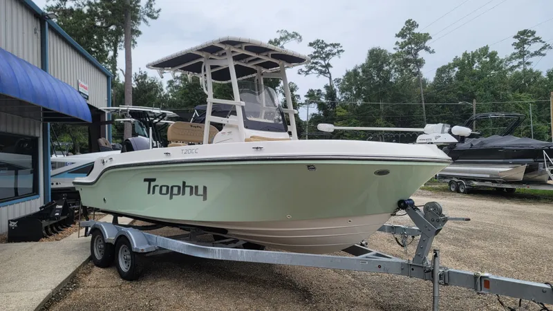 Slide: The Image of Bayliner Trophy T20CC 2023 - 2