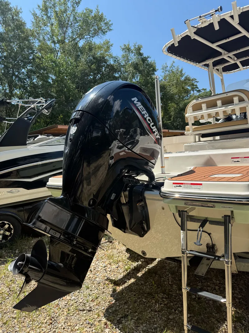 Slide: The Image of Bayliner Trophy T20CC 2023 - 22