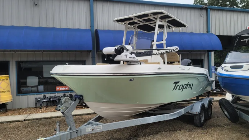 Slide: The Image of Bayliner Trophy T20CC 2023 - 3