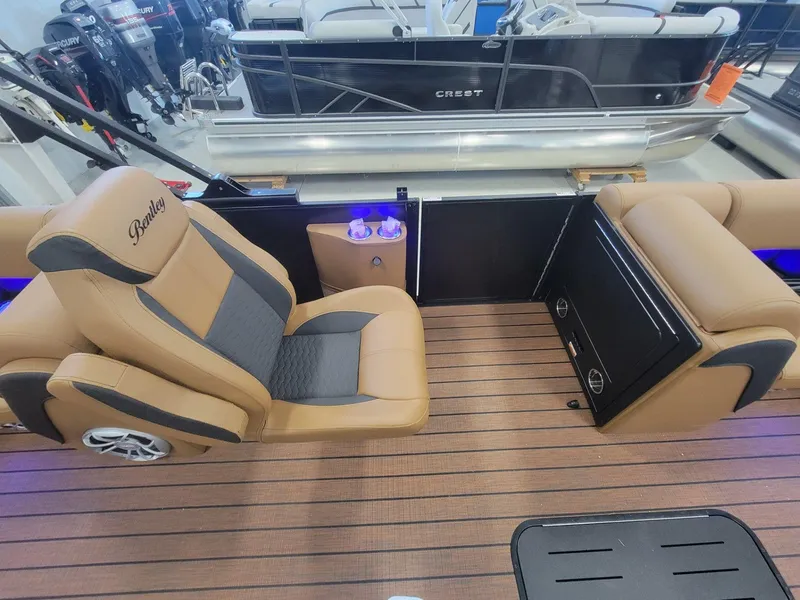 Slide: The Image of Bentley Pontoons Elite 223 Admiral 2026 - 18