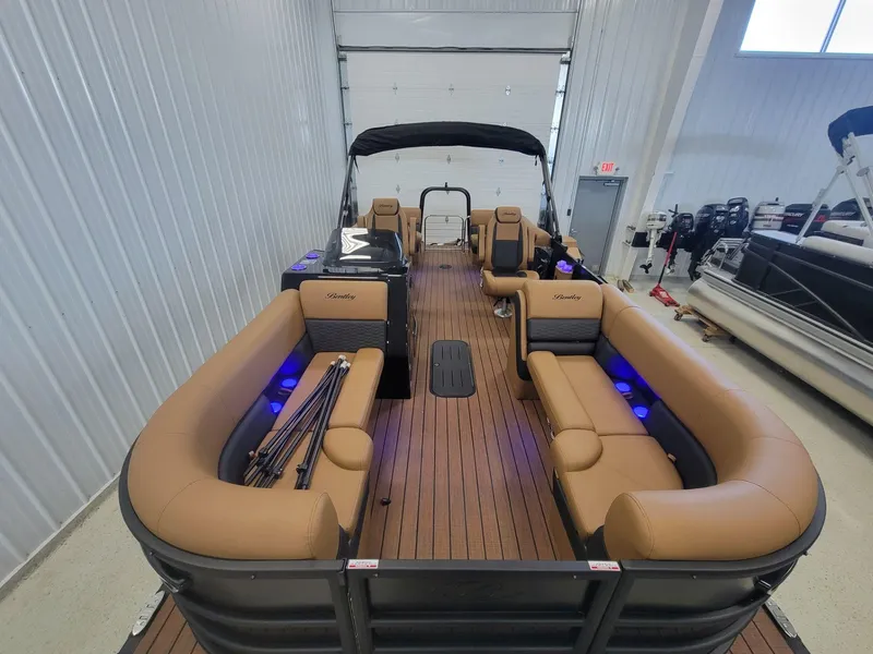 Slide: The Image of Bentley Pontoons Elite 223 Admiral 2026 - 9