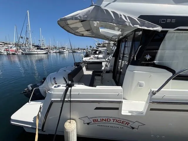 Slide: The Image of Jeanneau NC 1095 Fly 2020 - 56